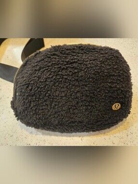 lululemon Black Sherpa Belt Bag with Gold Zipper